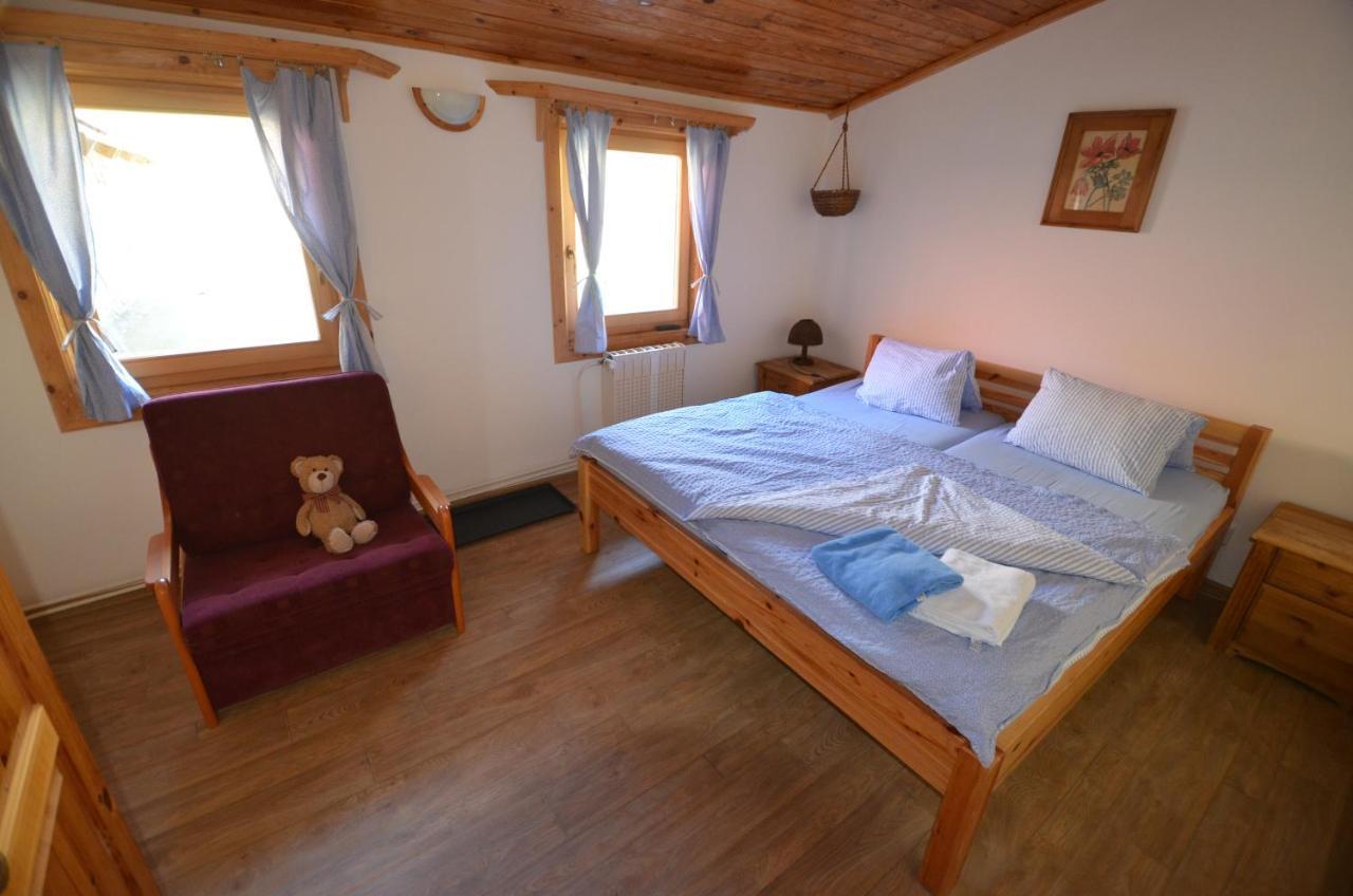 Penzion Lion Pec pod Snezkou Esterno foto